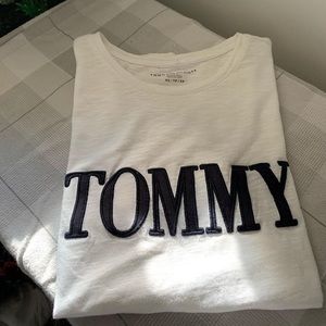 TOMMY tee shirt